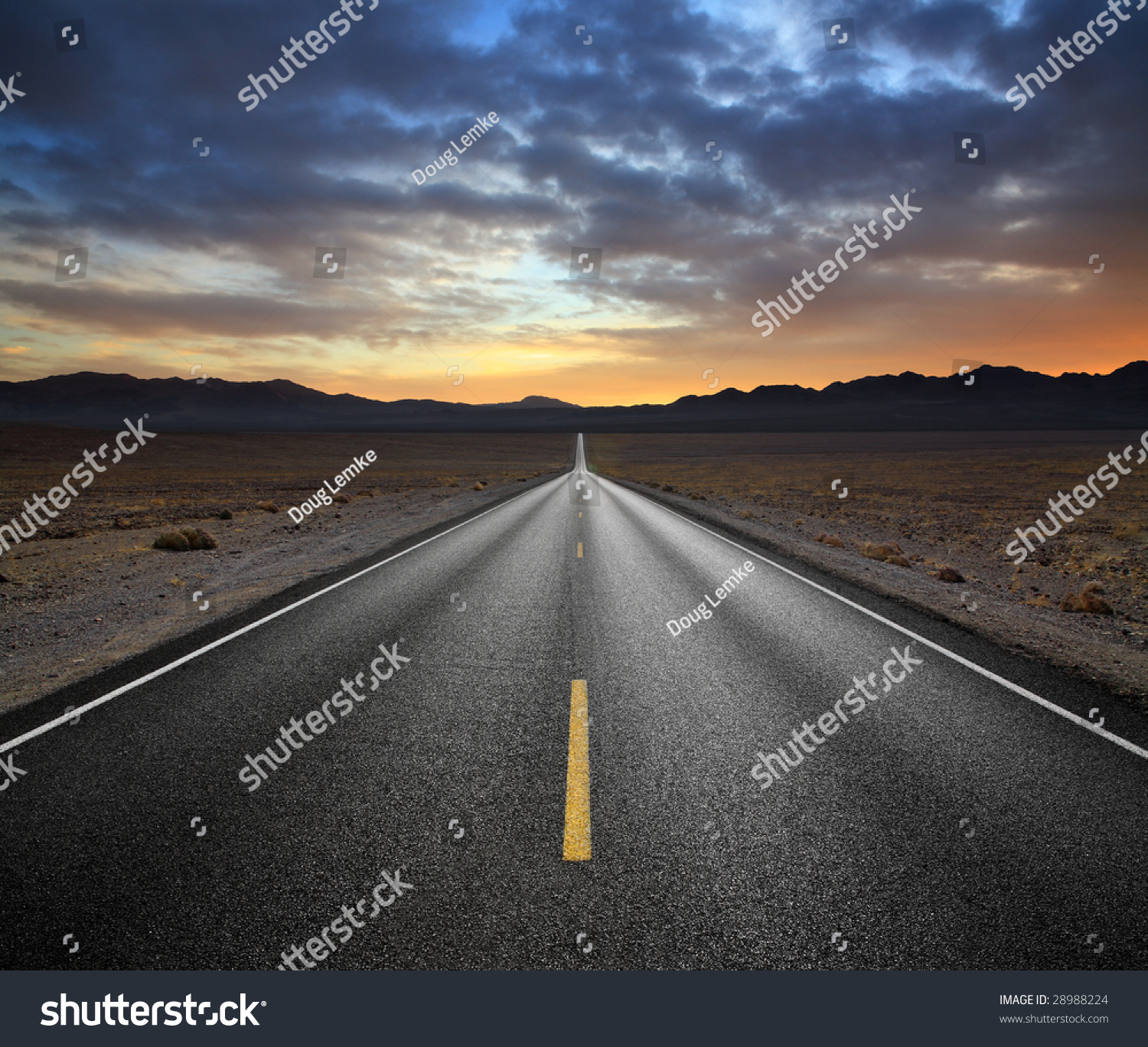 8,428 Road Going Into Distance Images, Stock Photos & Vectors ...