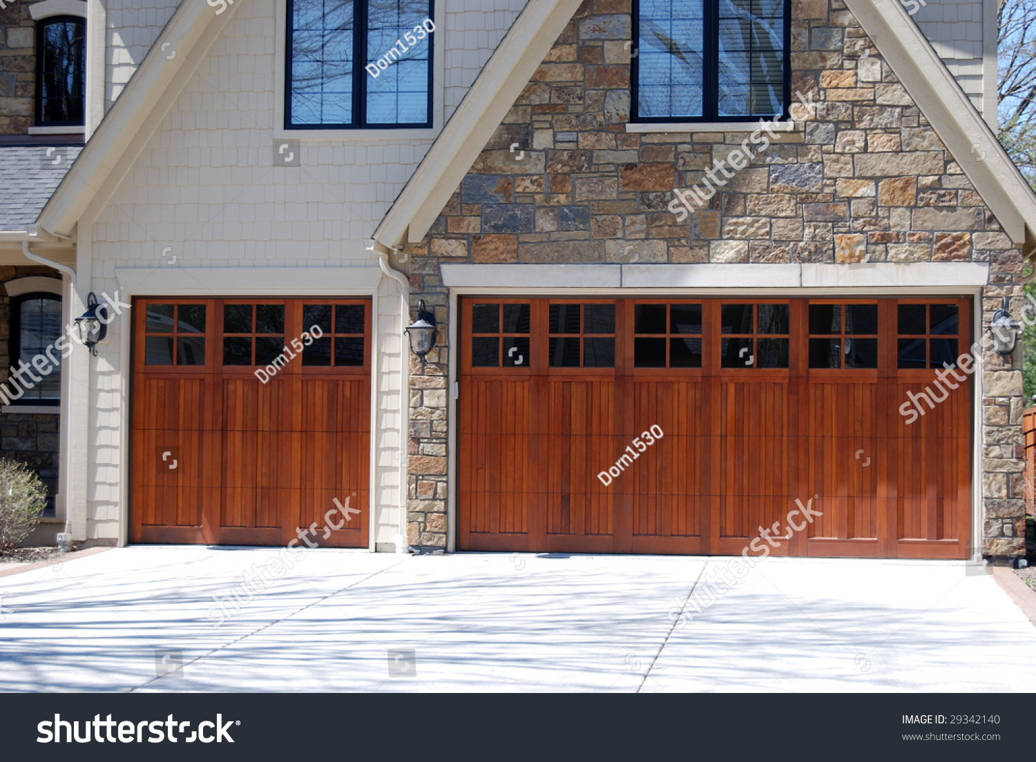 Modern Garage Doors Stock Photo 29342140 | Shutterstock