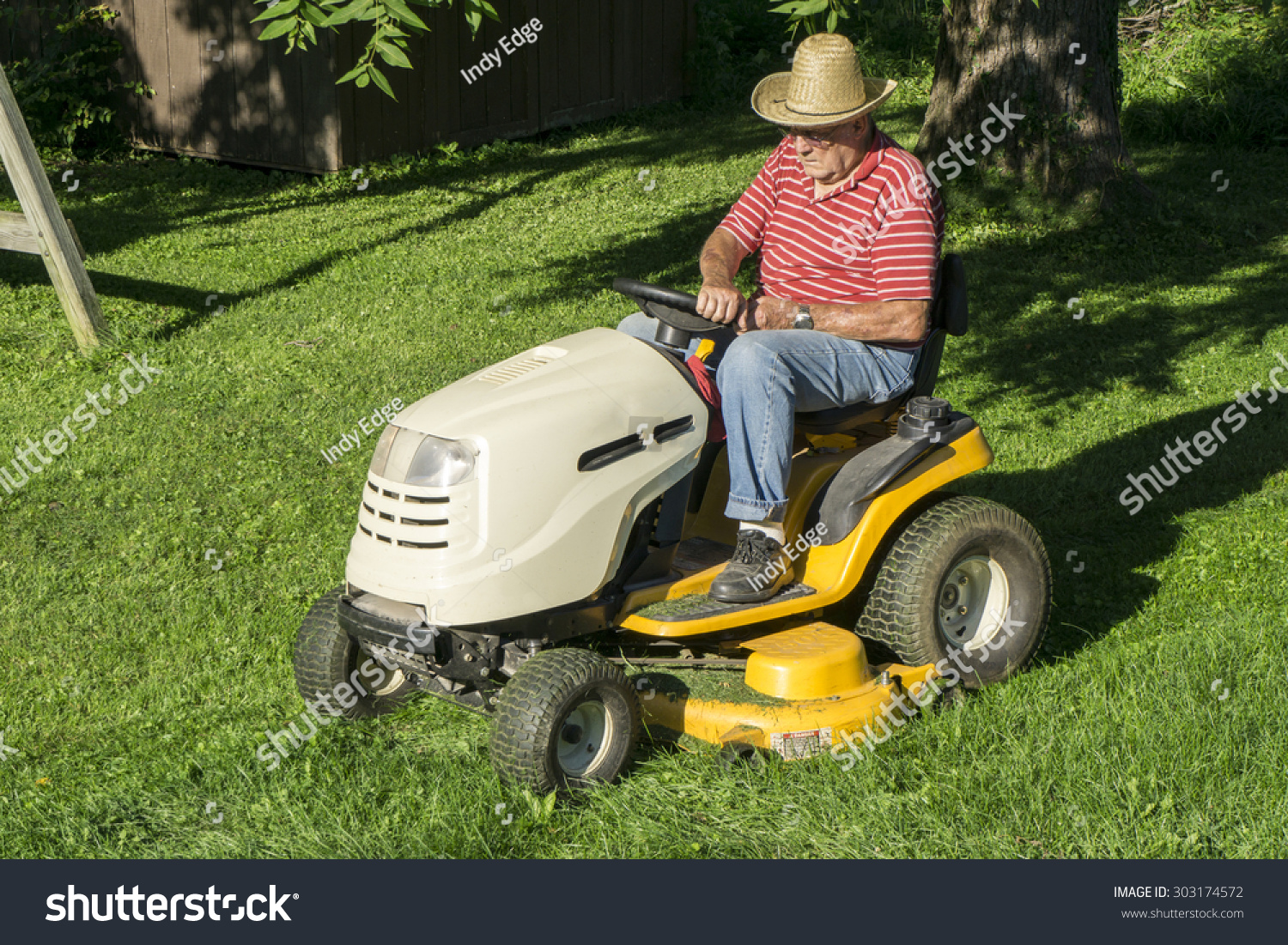 straw hat for cutting grass