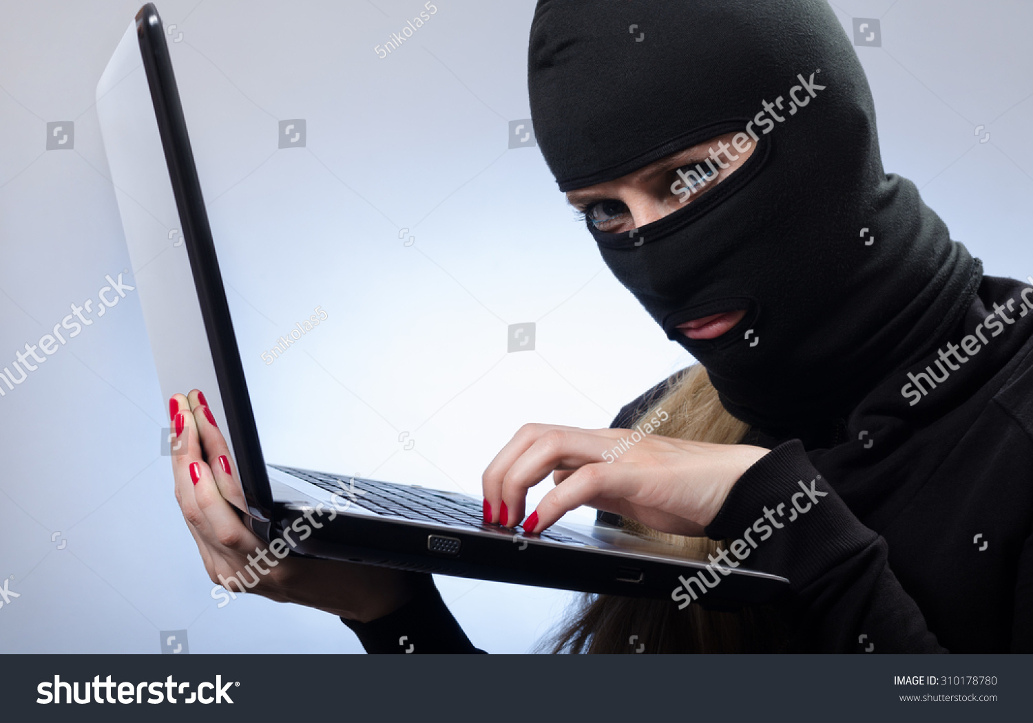 Lady hacker