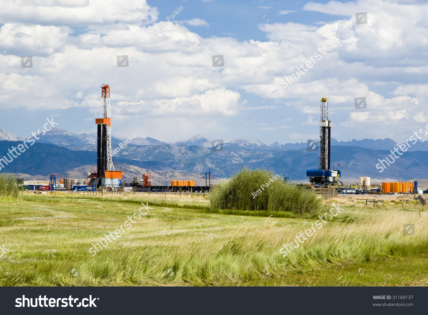 Oil Drilling Rigs Oil Fields Wyoming Stock Photo 31169137 | Shutterstock