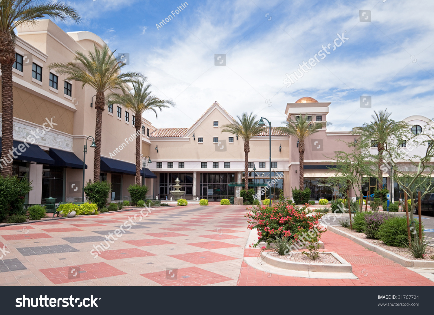 Fountain Outdoor Mall Stock Photo 31767724 | Shutterstock