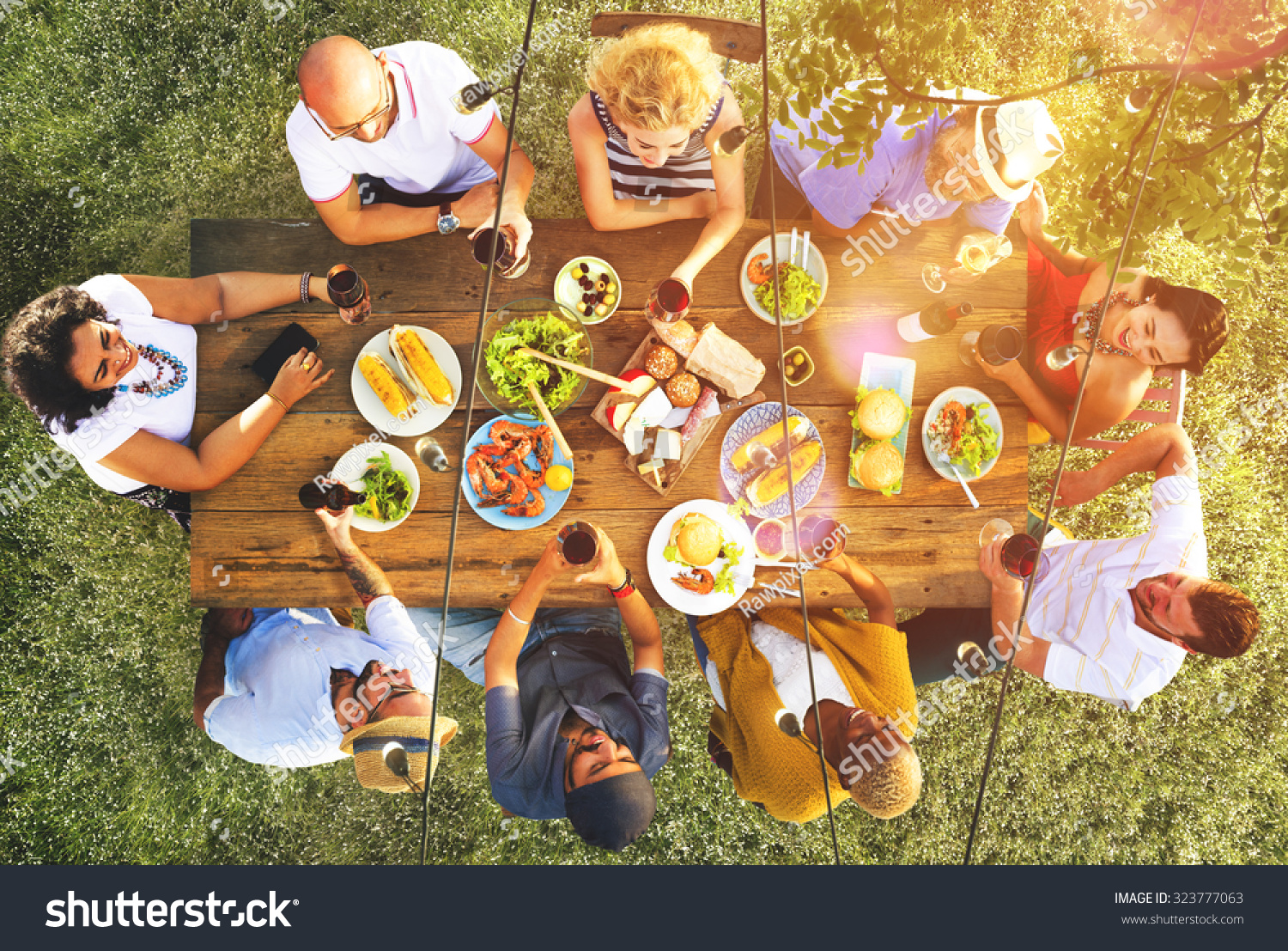 47,610 Family happy cafe 이미지, 스톡 사진 및 벡터 | Shutterstock