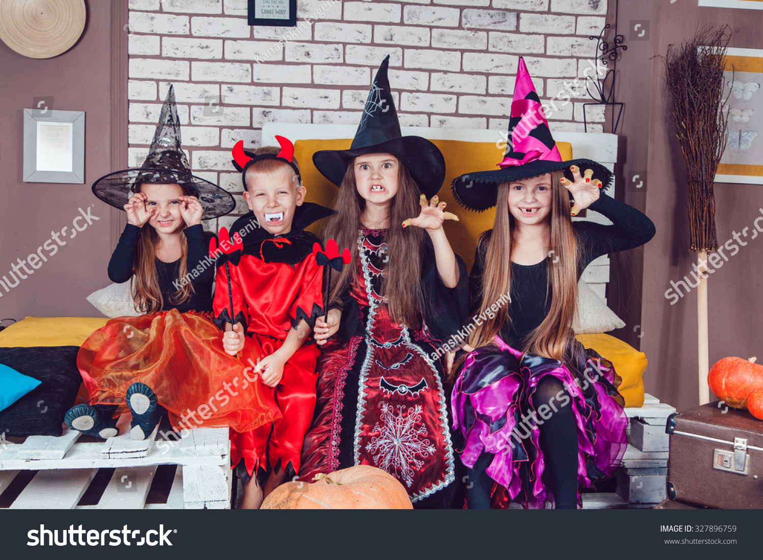 boys dressed as girls for halloween