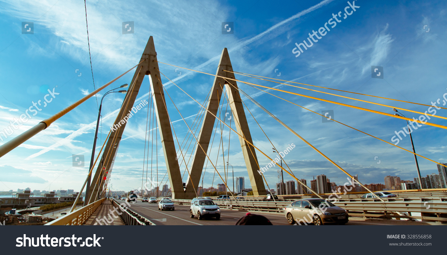 Мост Миллениум в Казани пешеходный?