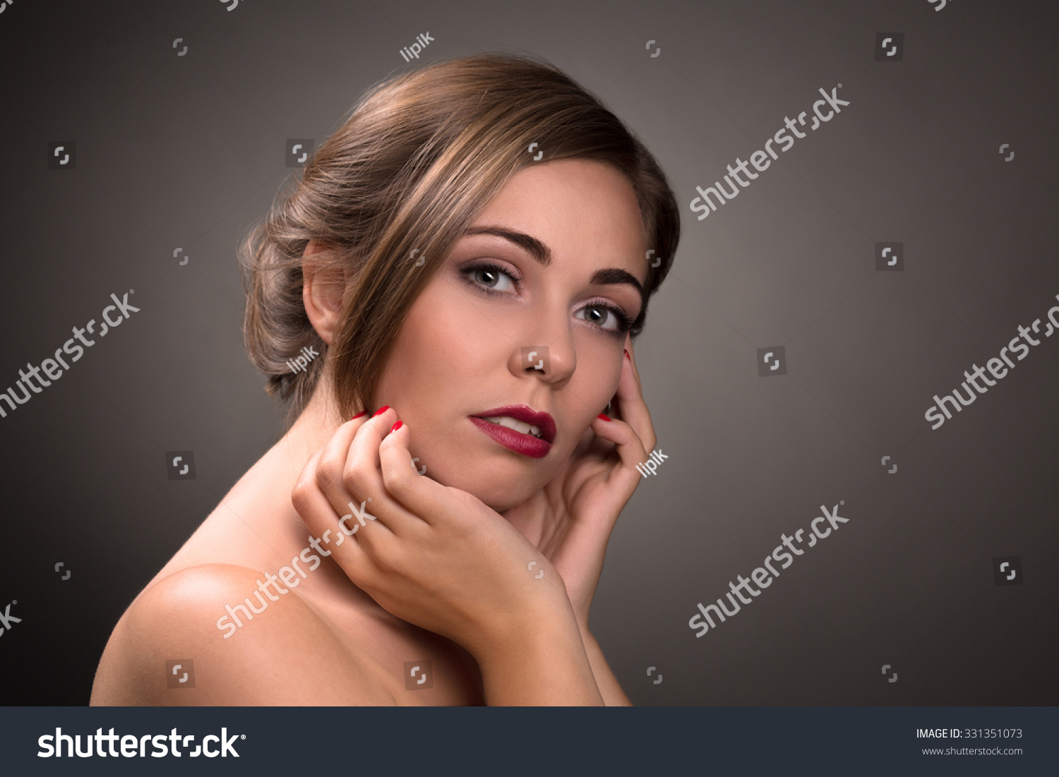 Sexy Beautiful Naked Woman Touching Her Foto Stok 331351073 Shutterstock 