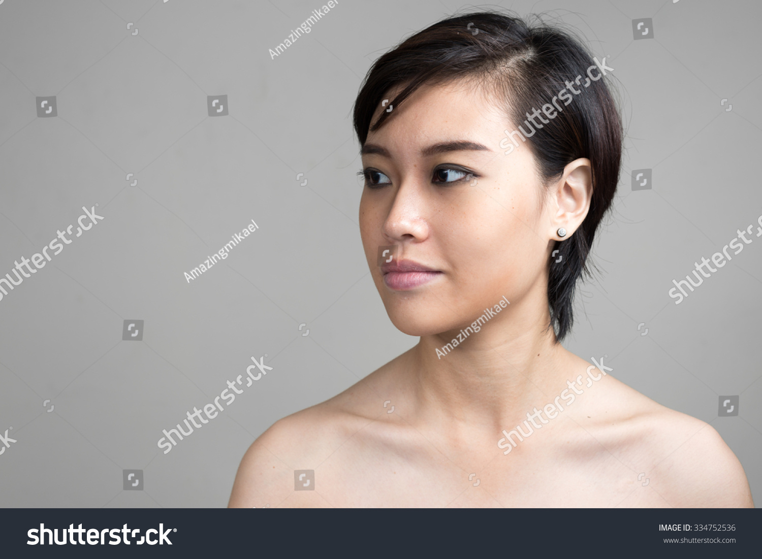 Naked Asian Woman Short Hair ภาพสต็อก 334752536 Shutterstock