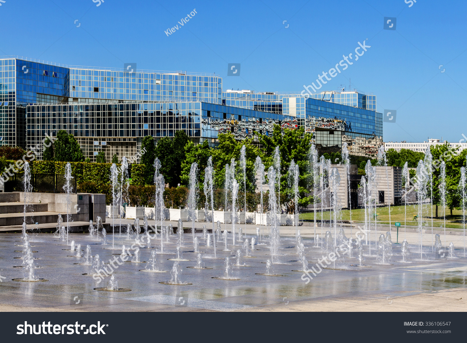 Fountains Parc Andre Citroen Public Park Stock Photo 336106547 ...