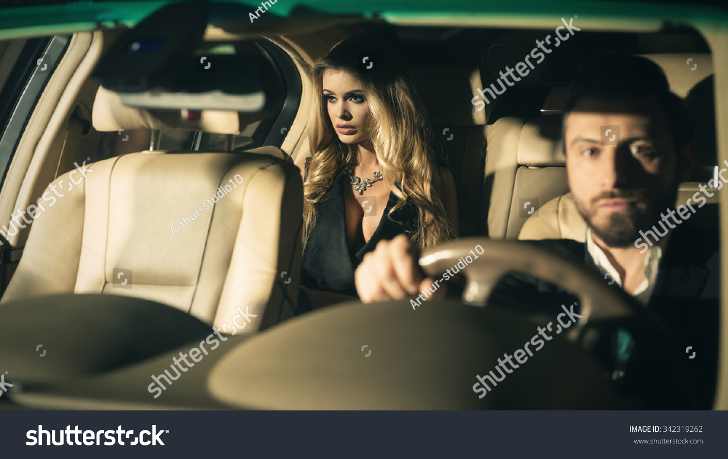 Sexy Couple Car Focus On Woman ภาพสต็อก 342319262 Shutterstock