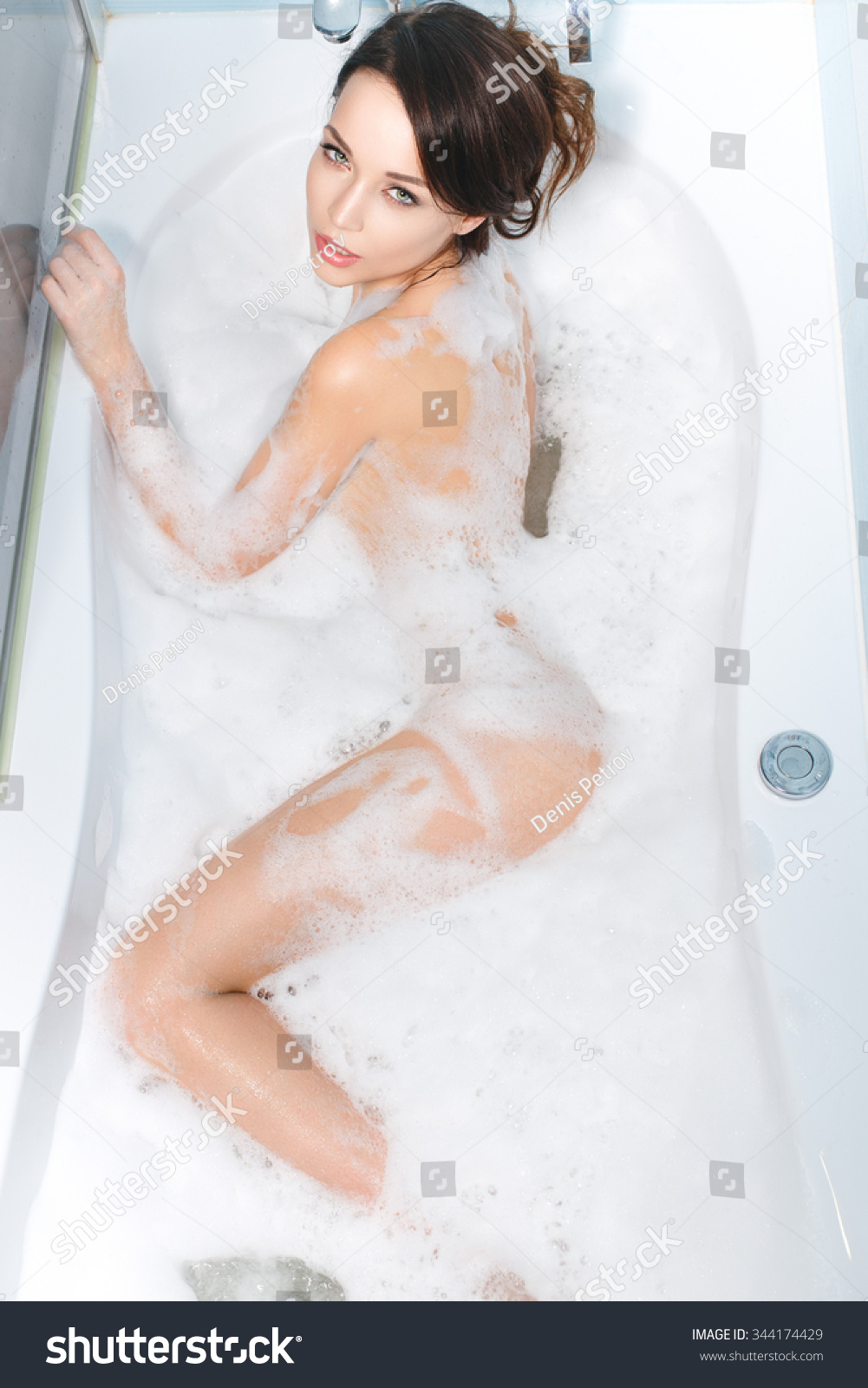 Nude Girls In Bath