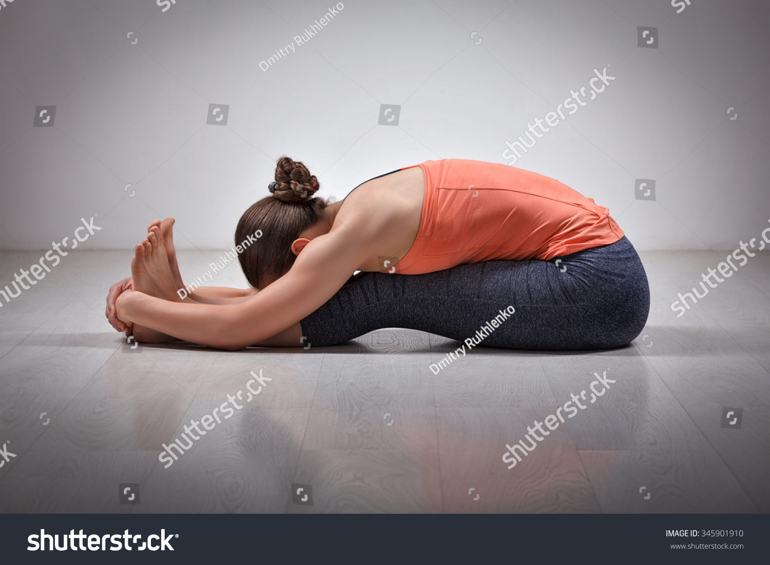 Sporty Fit Woman Practices Ashtanga Vinyasa Foto Stock Shutterstock