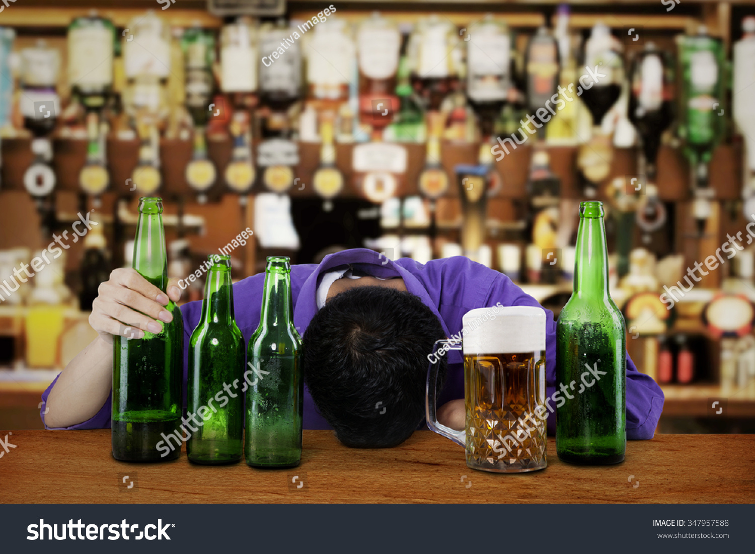 12,148 Drunk person bar Images, Stock Photos & Vectors | Shutterstock