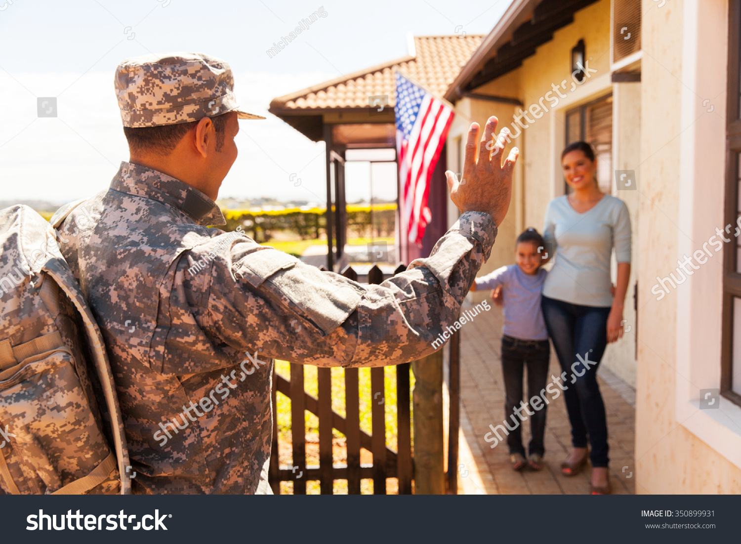 Military Soldier Arriving Home Family Welcoming Stock Photo 350899931 ...