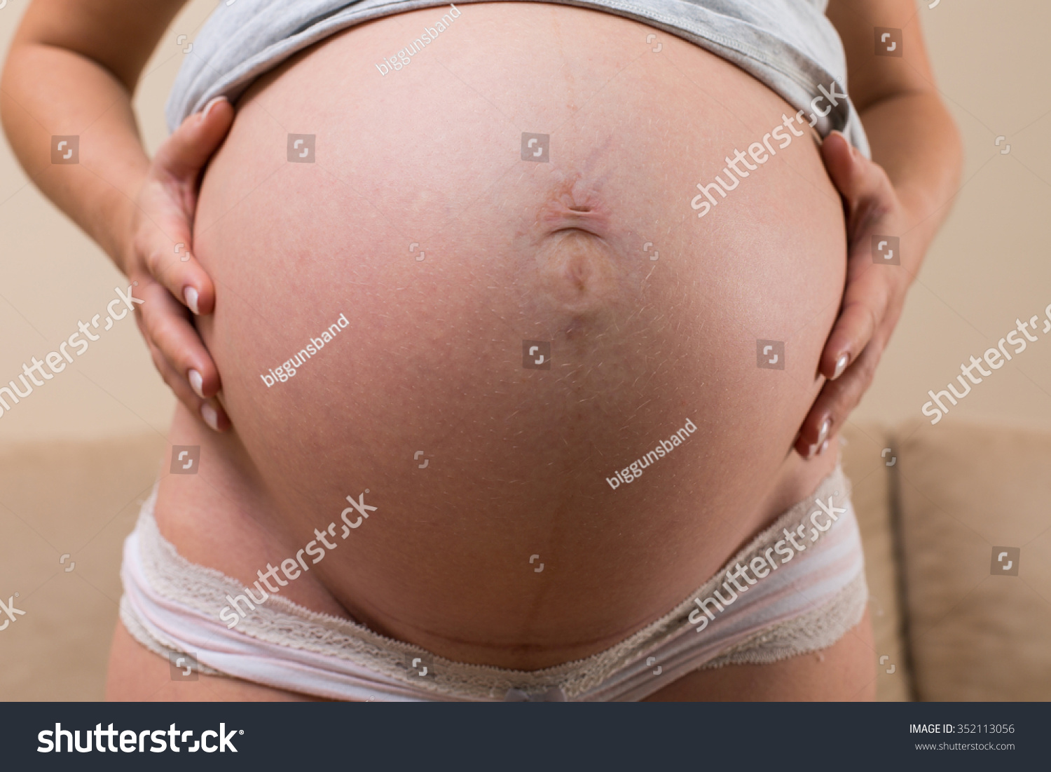 Пупки беременных женщин