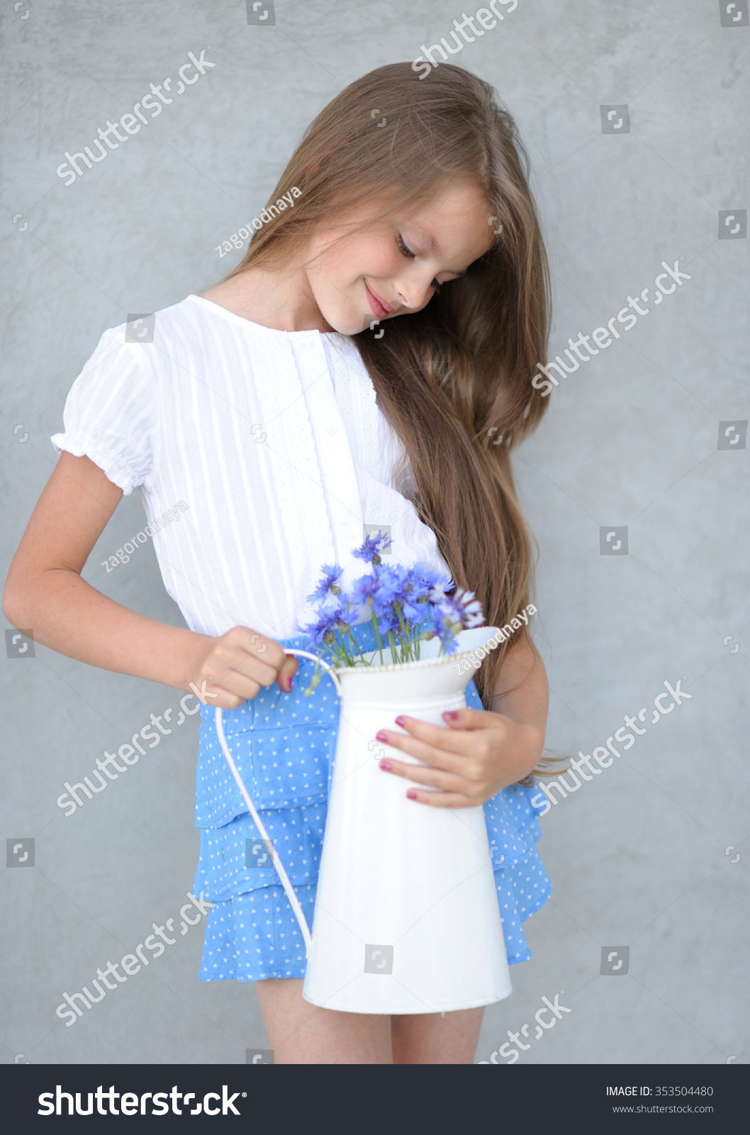 Portrait Little Girl Outdoors Summer Stock Photo 353504480 | Shutterstock