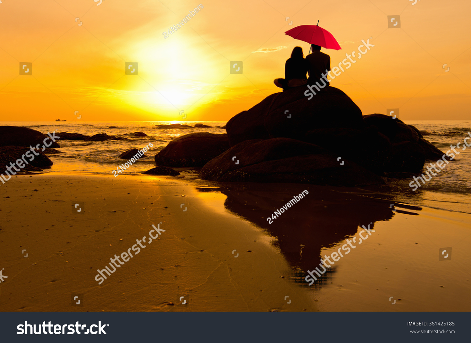 Silhouettes Couple Against Sunset Sky Romantic Stock Photo Shutterstock