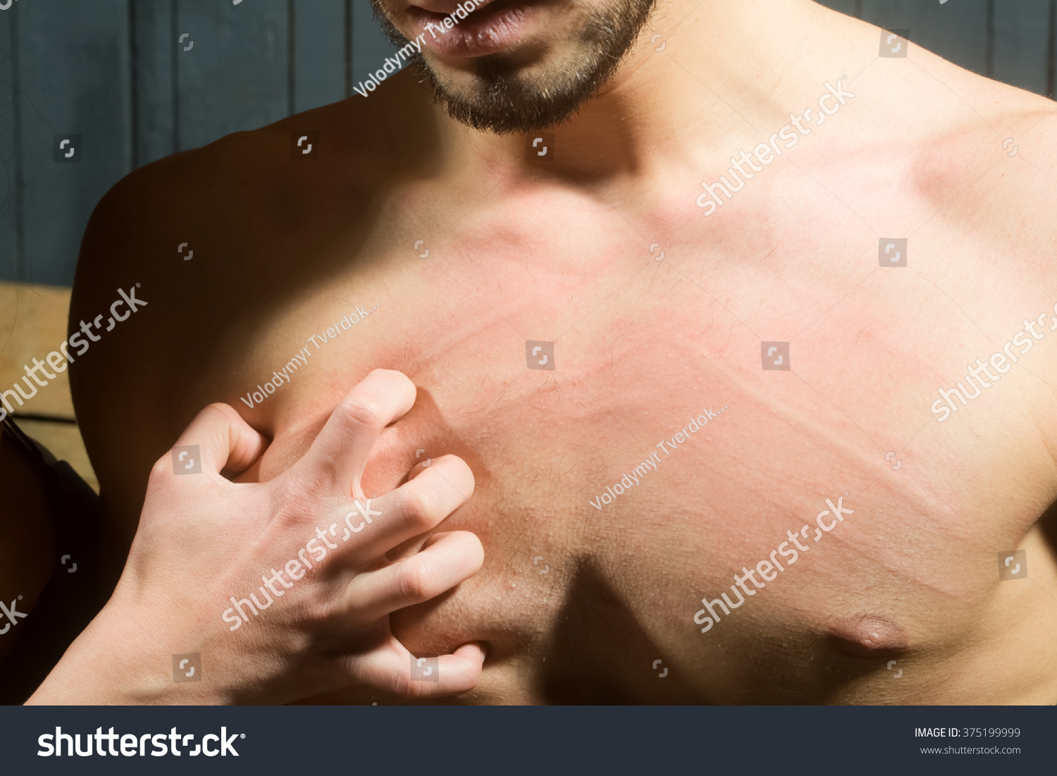 шарик на груди у мужчин фото 114