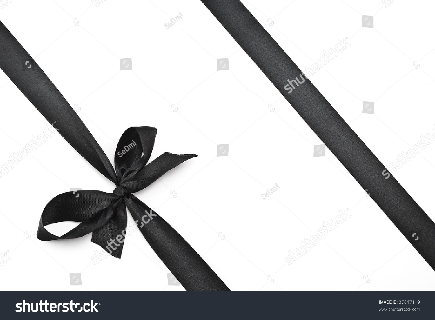 Траурная фотография с черной лентой