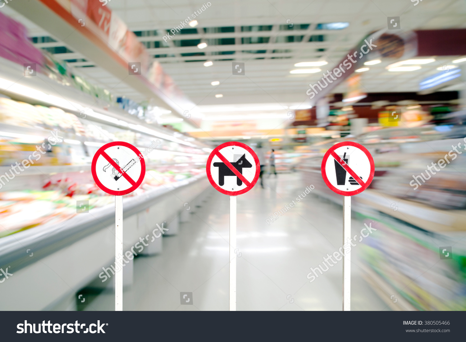 are dogs allowed in food stores