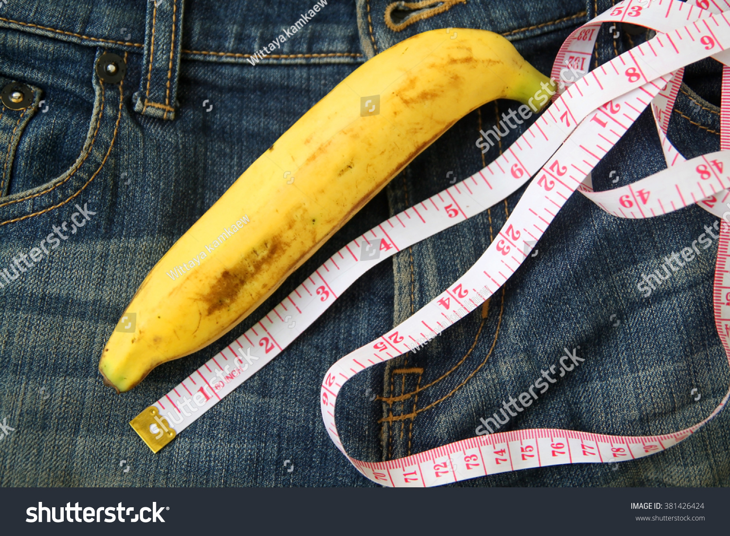 Банан и сантиметр