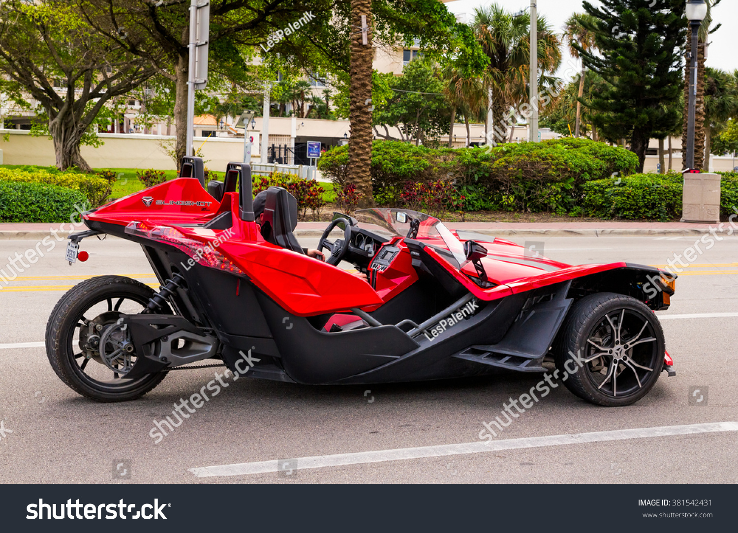 motorcycle two front wheels one rear wheel