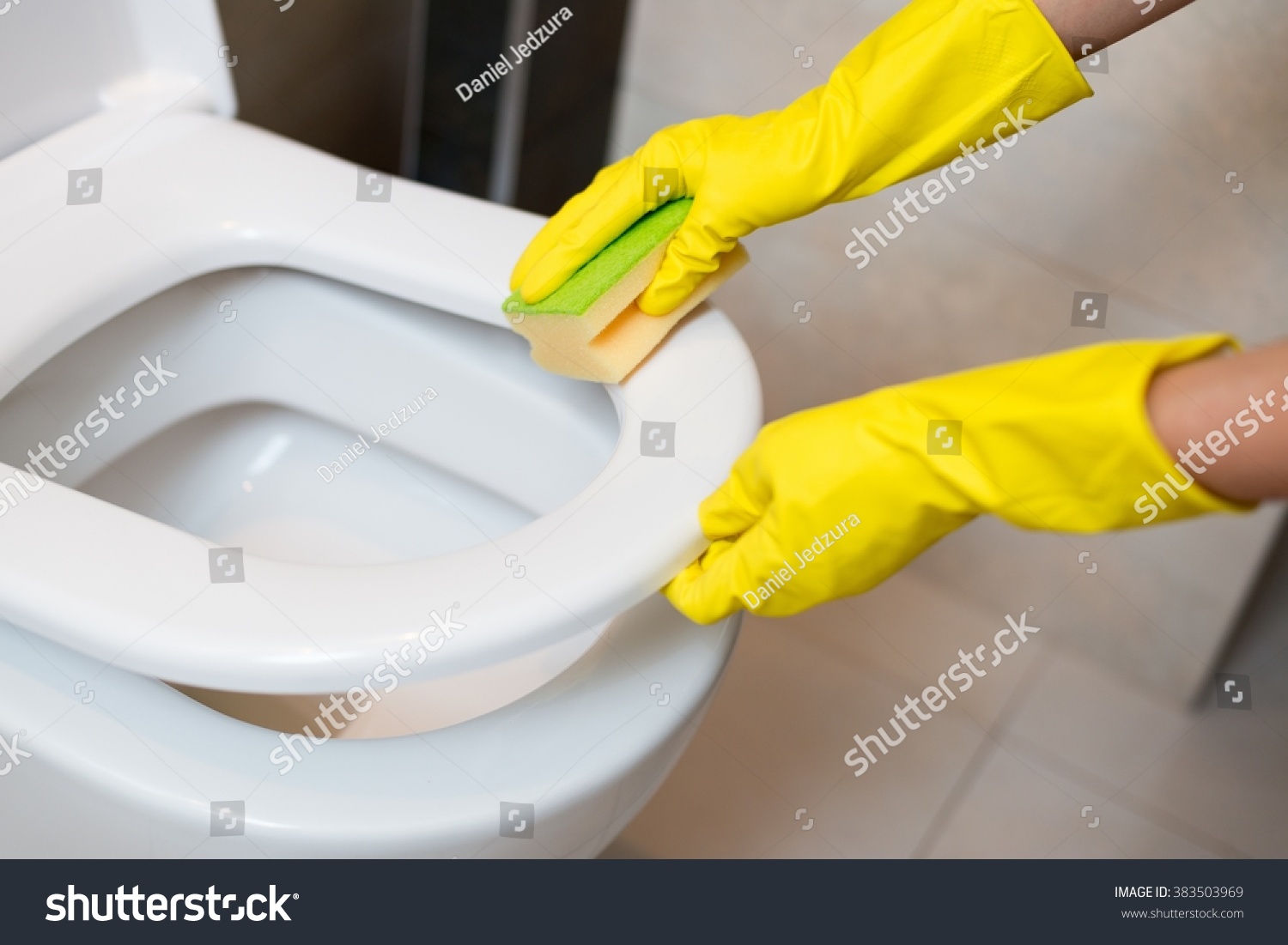 gloves to clean bathroom