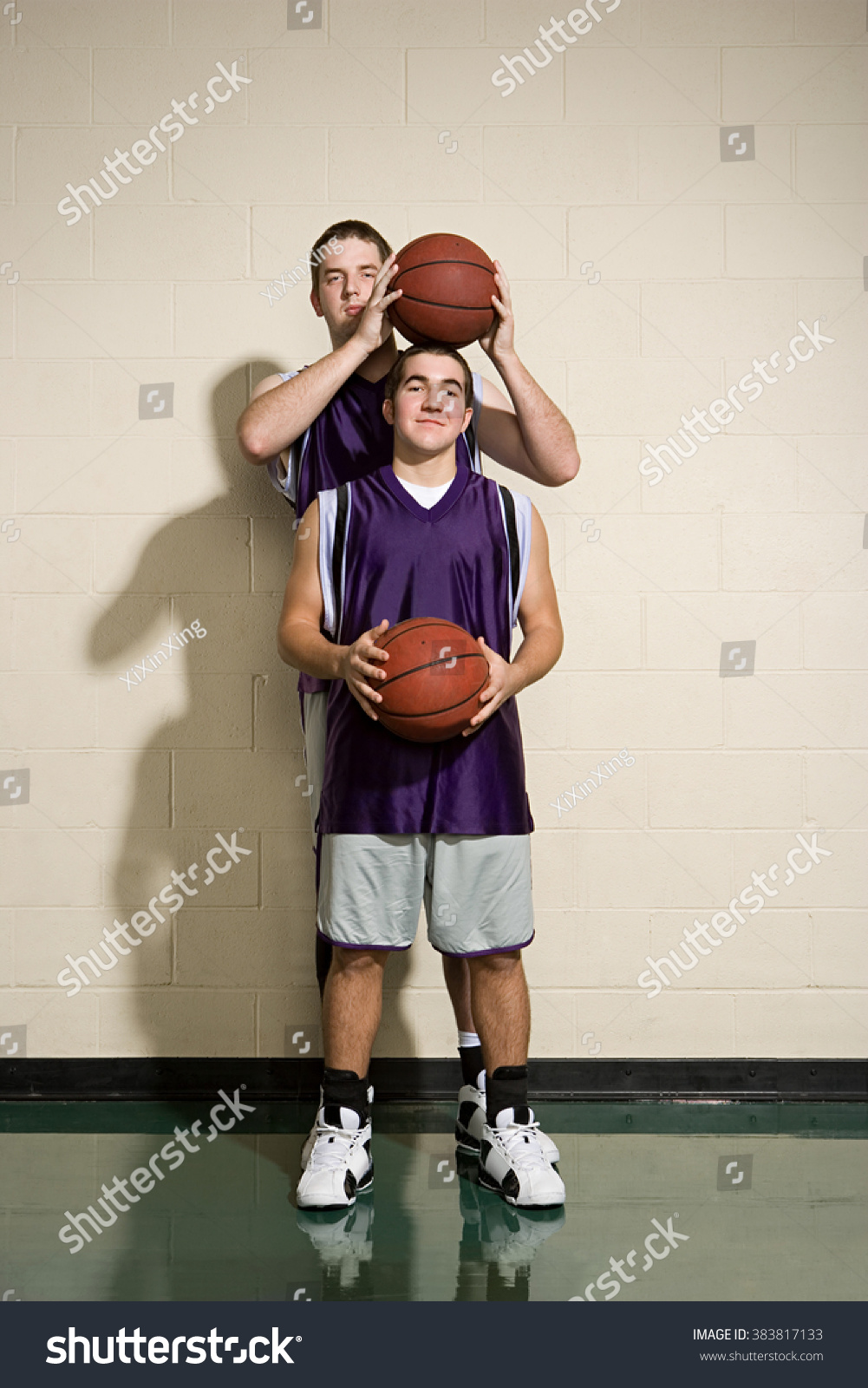 Tall Short Basketball Players Stock Photo 383817133 | Shutterstock