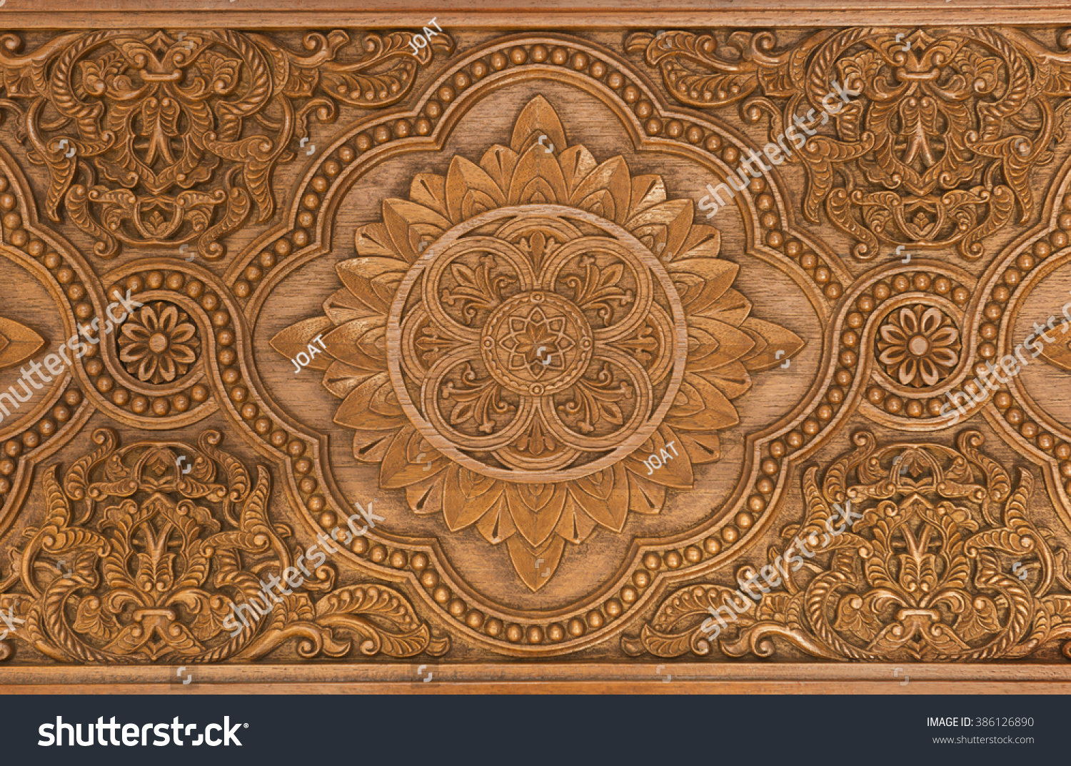 Details Fine Wood Carving Art Islamic Stok Fotoğrafı 386126890