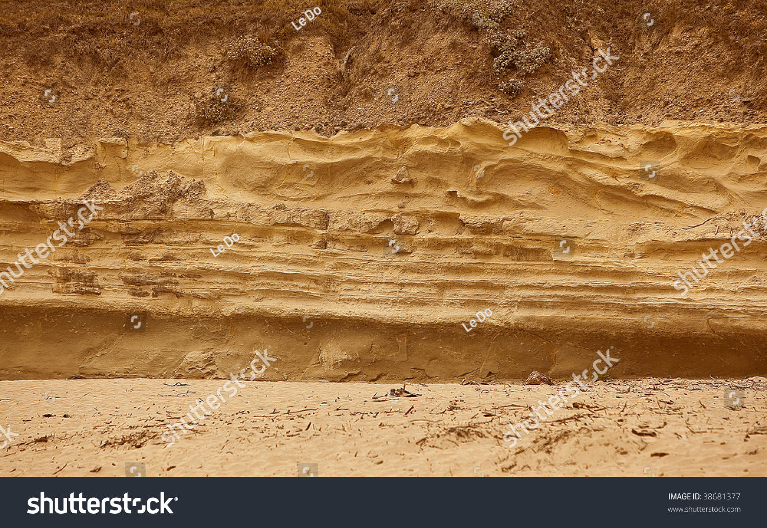 Песчаный грунт в разрезе