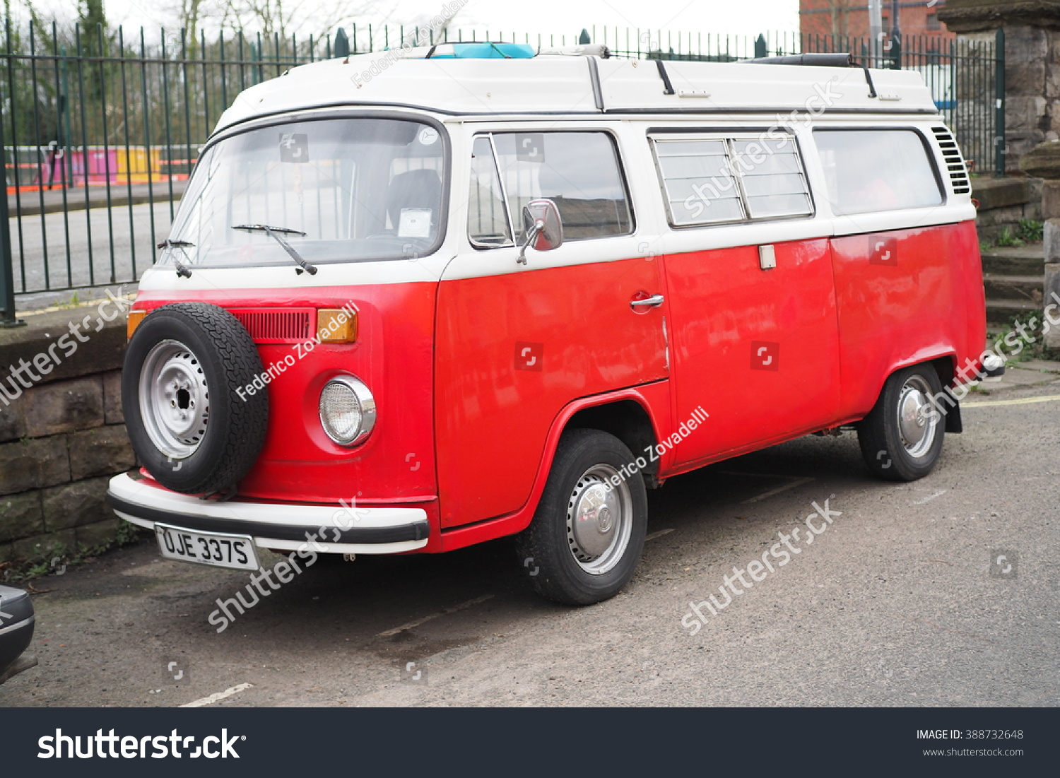 77 70s Volkswagen Van Images, Stock Photos & Vectors | Shutterstock