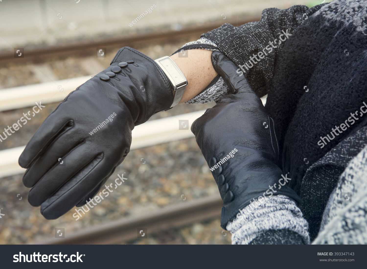 women wearing gloves