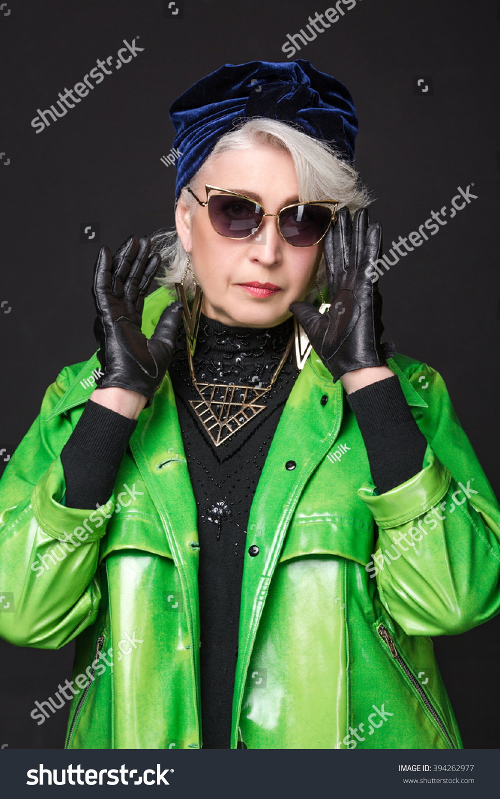 mature women in leather gloves