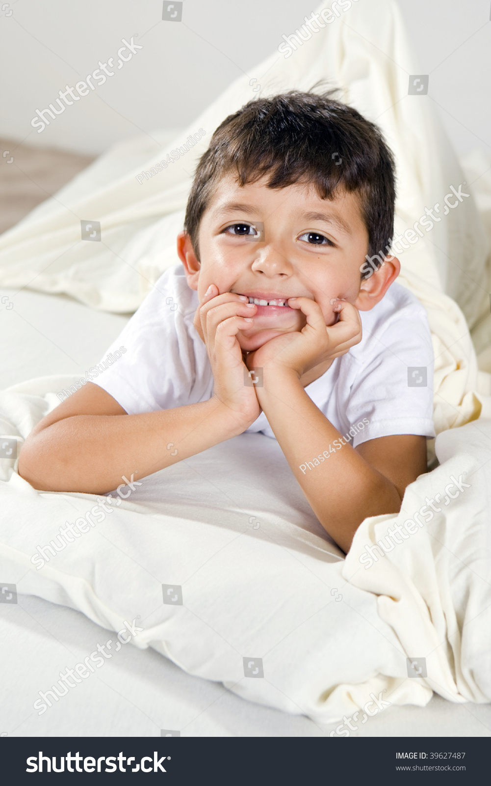 Cute Little Boy Laying Bed ภาพสต็อก 39627487 | Shutterstock