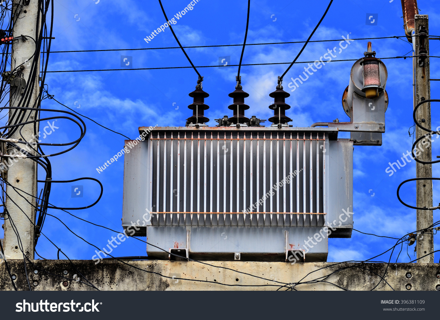 Какие трансформаторы используют вблизи жилых. Высоковольтный трансформатор. Пин трансформатора. Какие трансформаторы используются вблизи жилых домов. Трансформаторы используют около электростанций?.