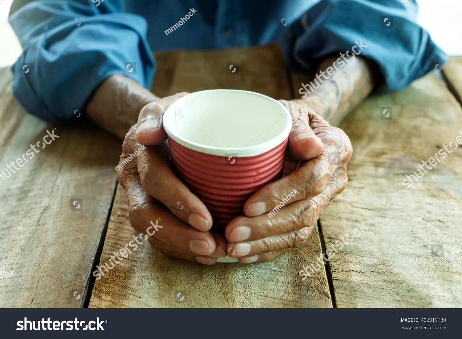 583 Homeless Man Holding Cup Images, Stock Photos & Vectors | Shutterstock