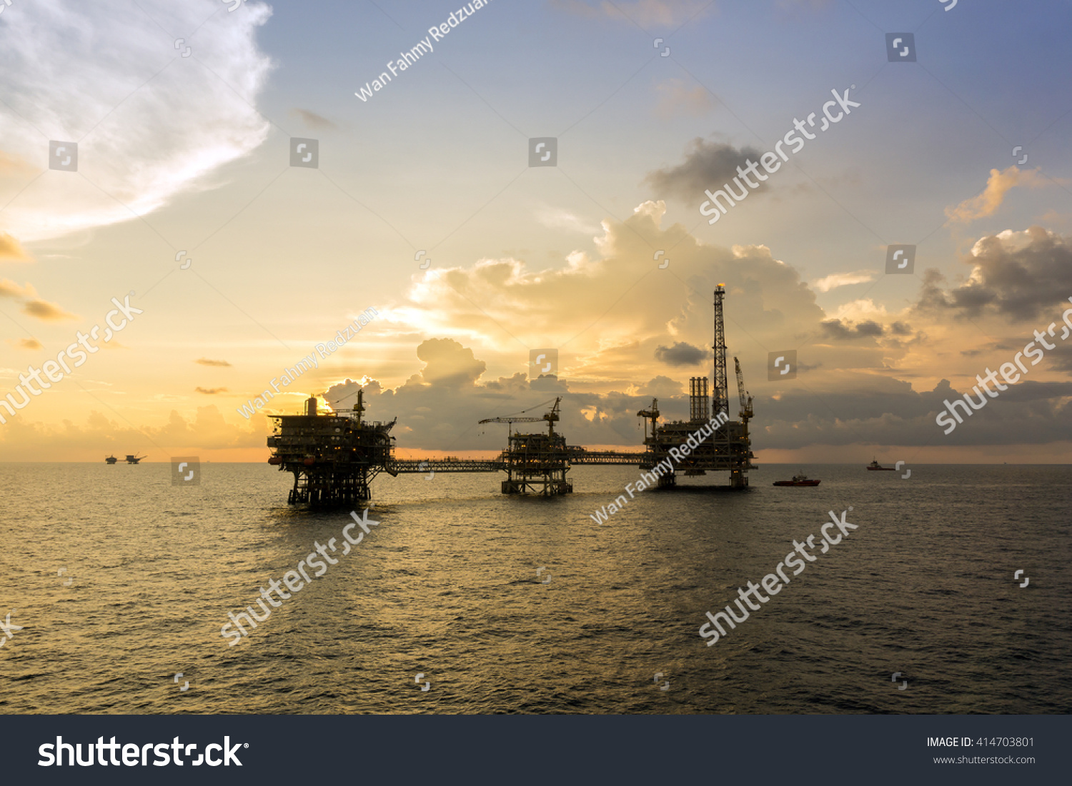 Silhouette Oil Rig Platform Oilfield Malaysia Stock Photo 414703801 ...