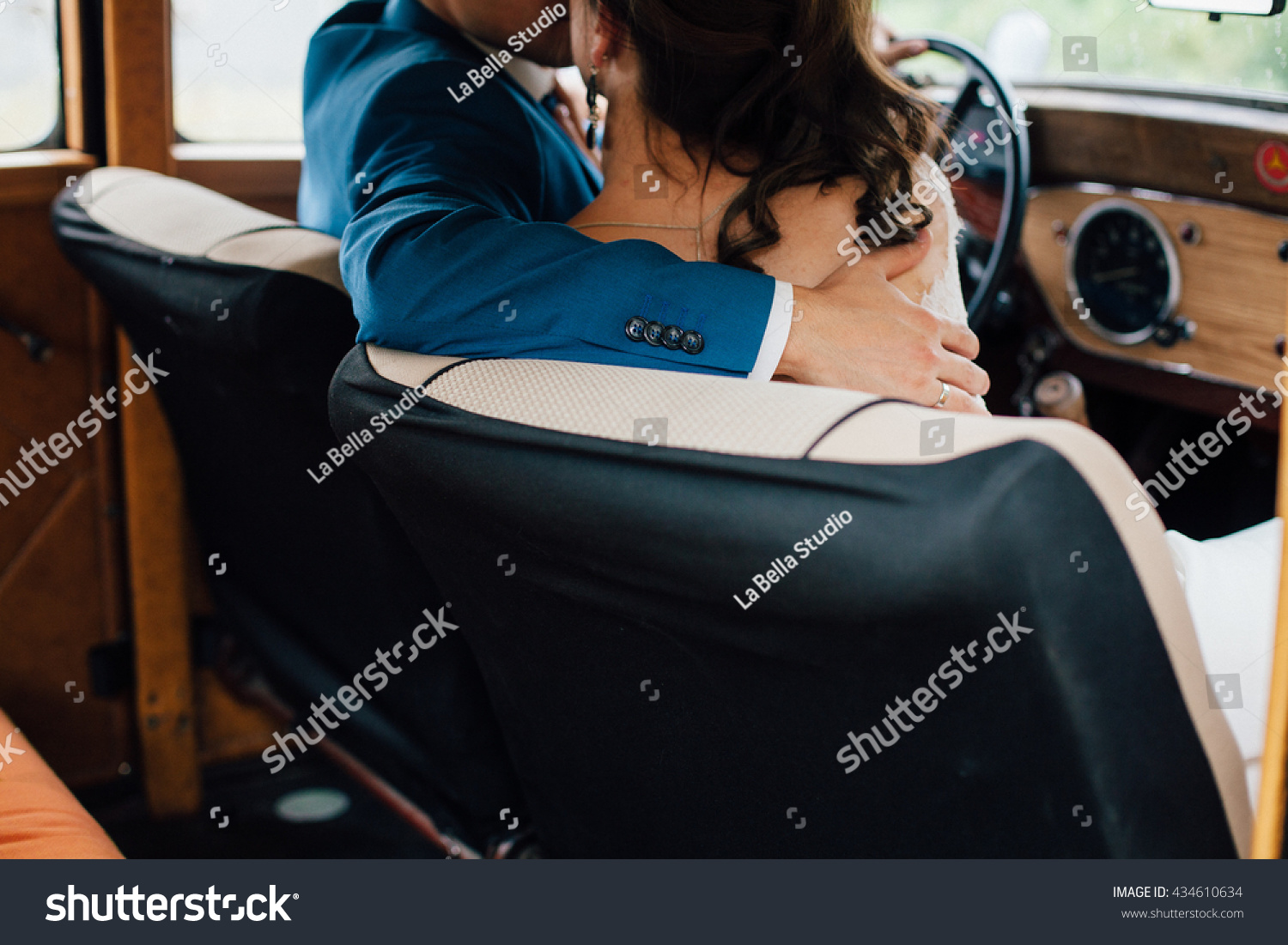 Как заниматься сексом в автомобиле