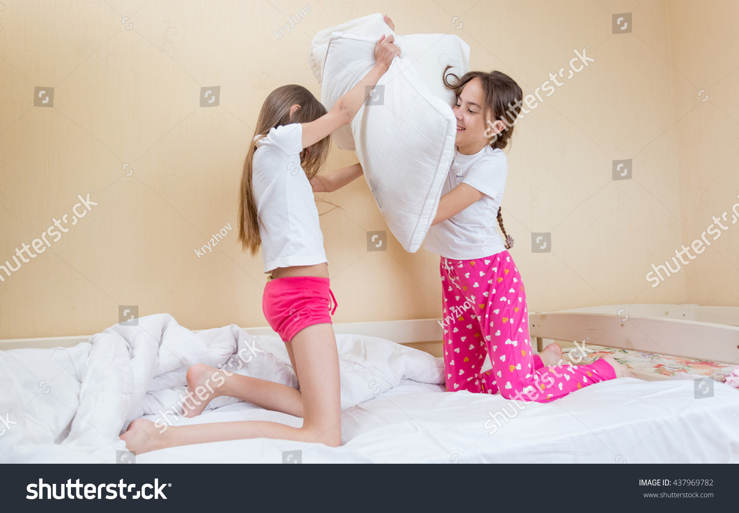 Сестра в пижаме