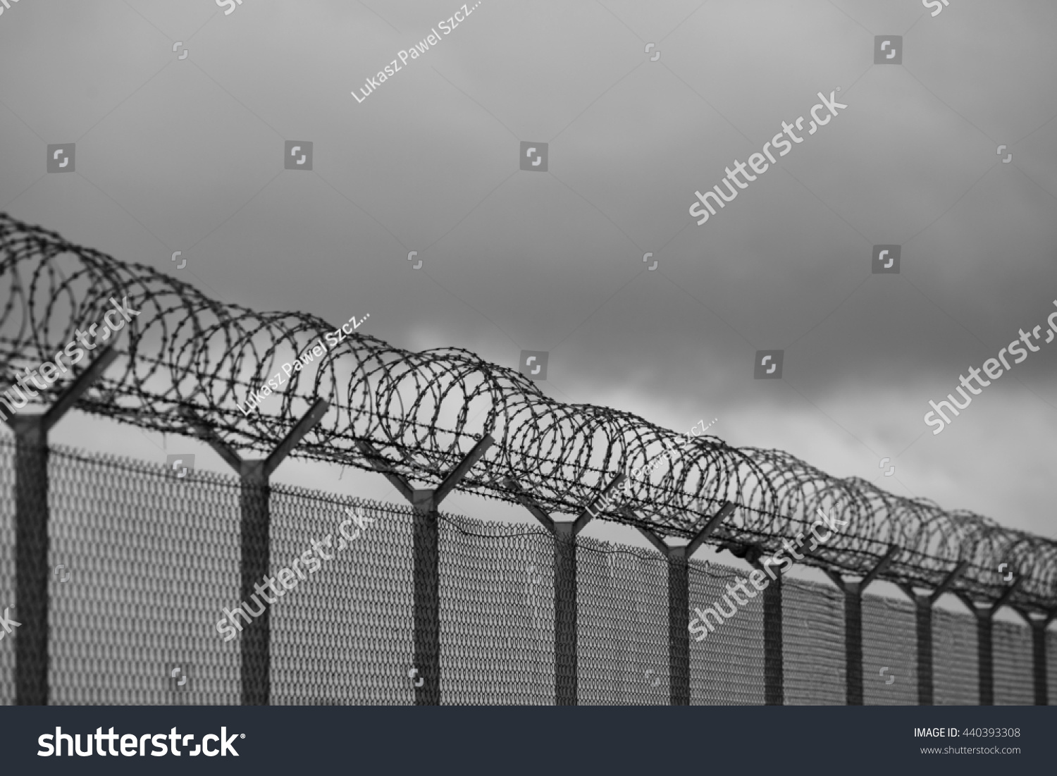 Restricted Area Fence Against Dark Blue库存照片 Shutterstock