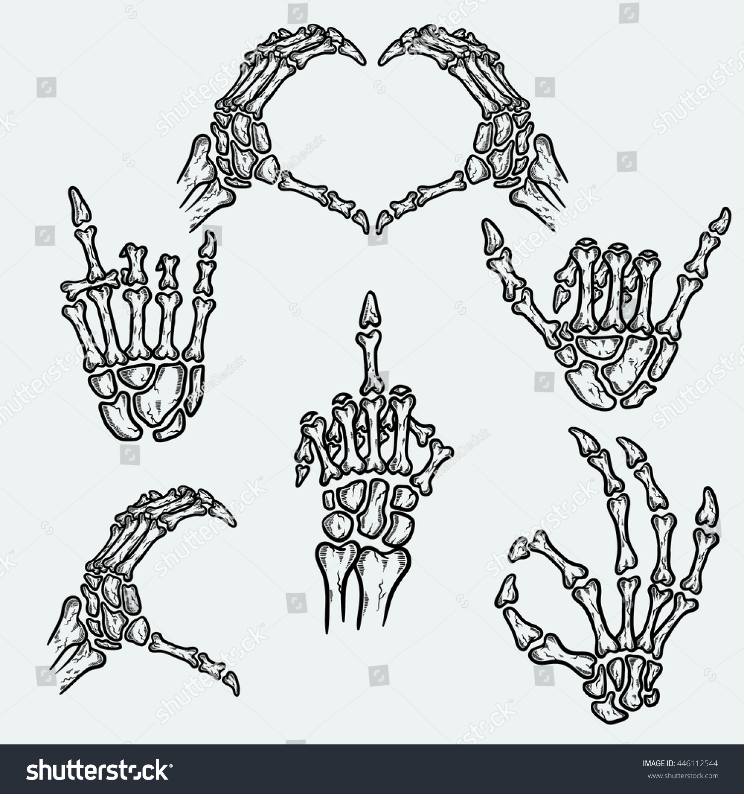 Руки скелета в виде сердца