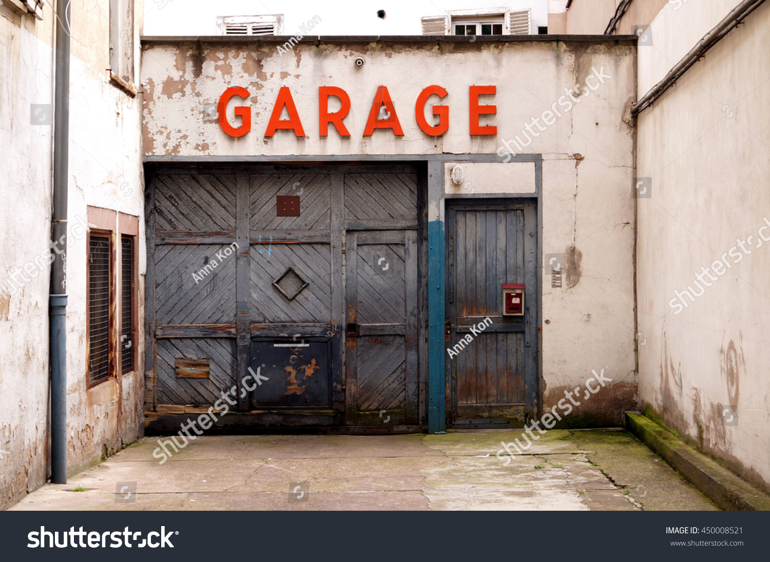 Old Garage Stock Photo 450008521 | Shutterstock
