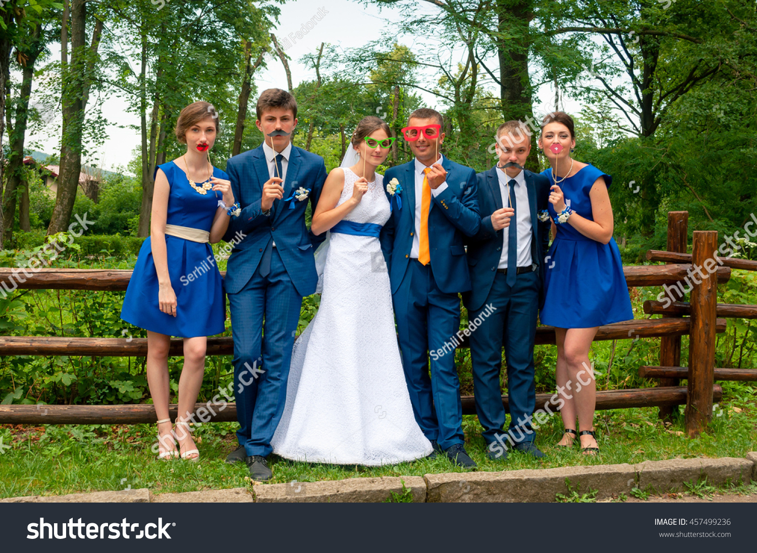 Дружка жениха. Свадебная фотосессия со свидетелями. Жених невеста и свидетели. Свидетель и свидетельница на свадьбе. Дружок на свадьбе.