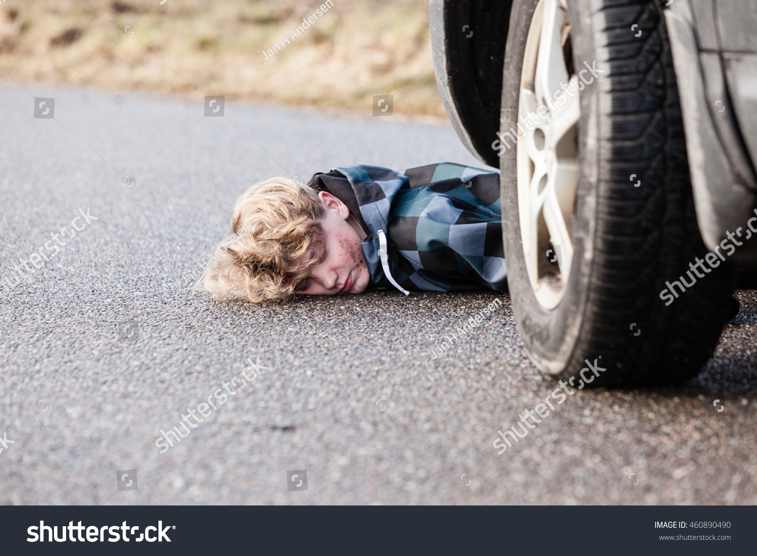 Close Car Accident Fatality Young Teenage 스톡 사진 460890490 | Shutterstock