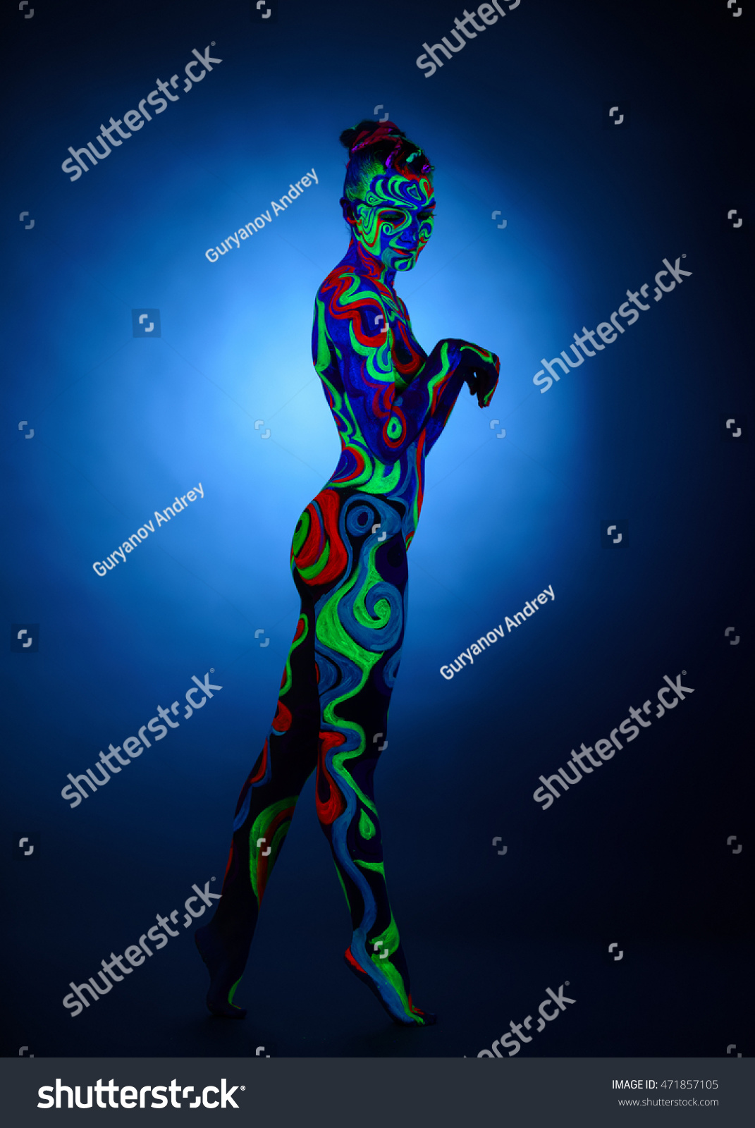 Nude Girl Posing Glowing Patterns On库存照片471857105 Shutterstock 