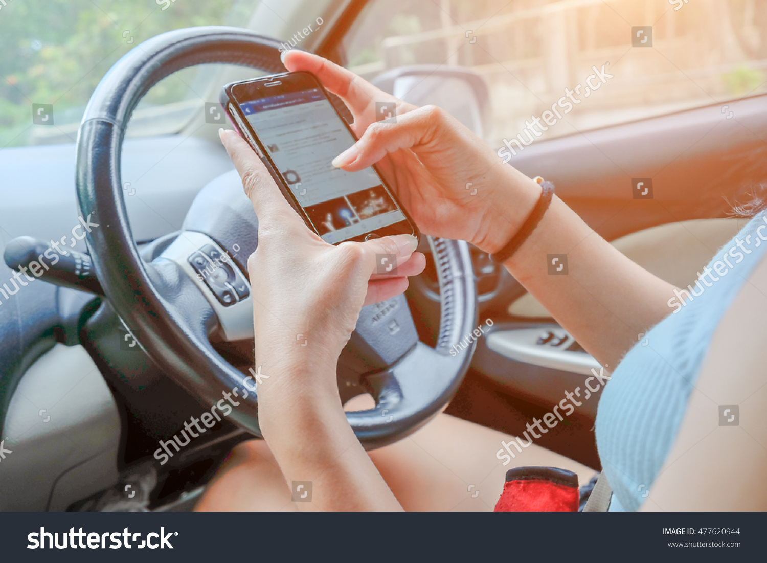 Переведи driving a car. Sun Shining while Driving. Виртуальное вождение картинки для презентации. Texting car accidents. Answer the Phone in your car.