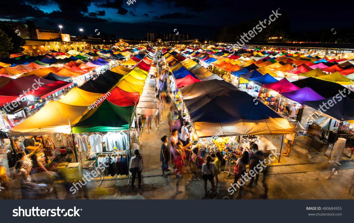 Ночной рынок. Паттайя Тепразит. Bangkok Night Market. Ночной рынок Уссурийск. Рынок ночью.