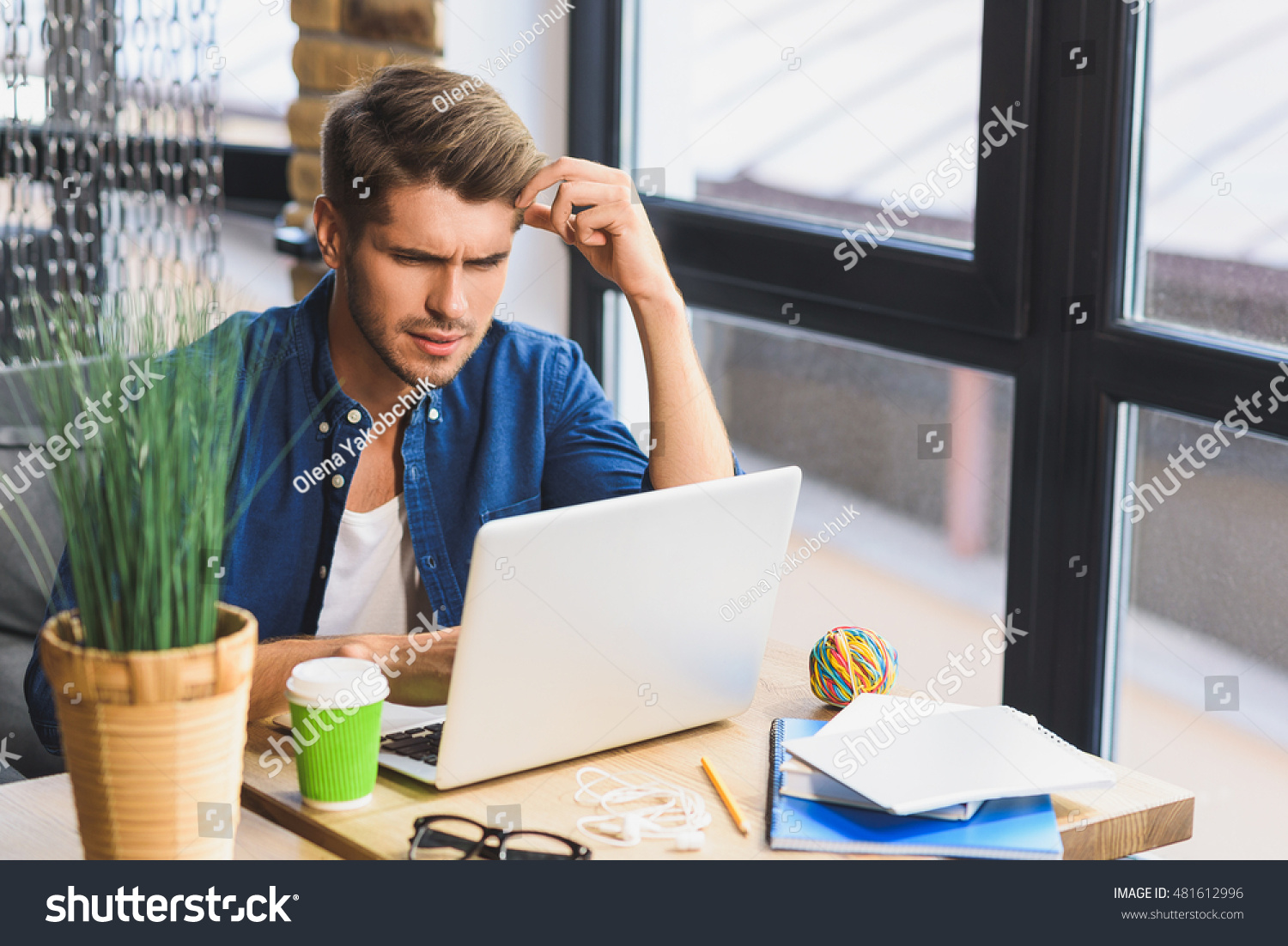 Confused Young Freelancer Front Laptop Stock Photo 481612996 | Shutterstock