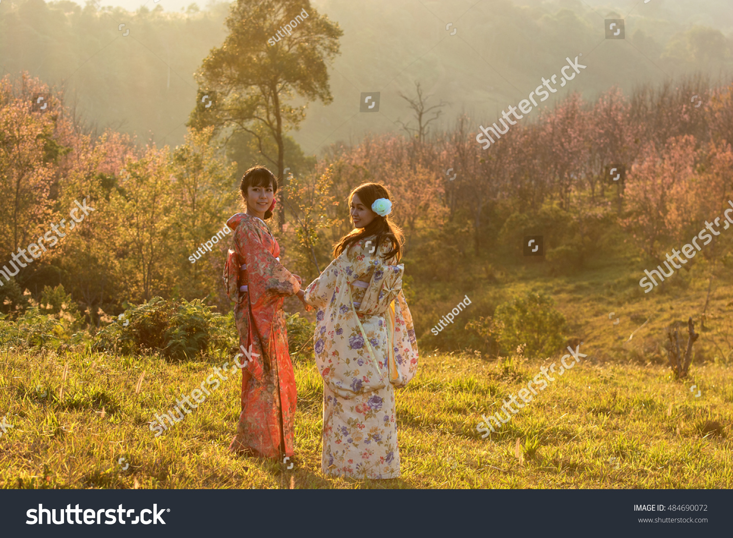 man-s-formal-kimono-or-long-robe-in-plain-black-with-five-white