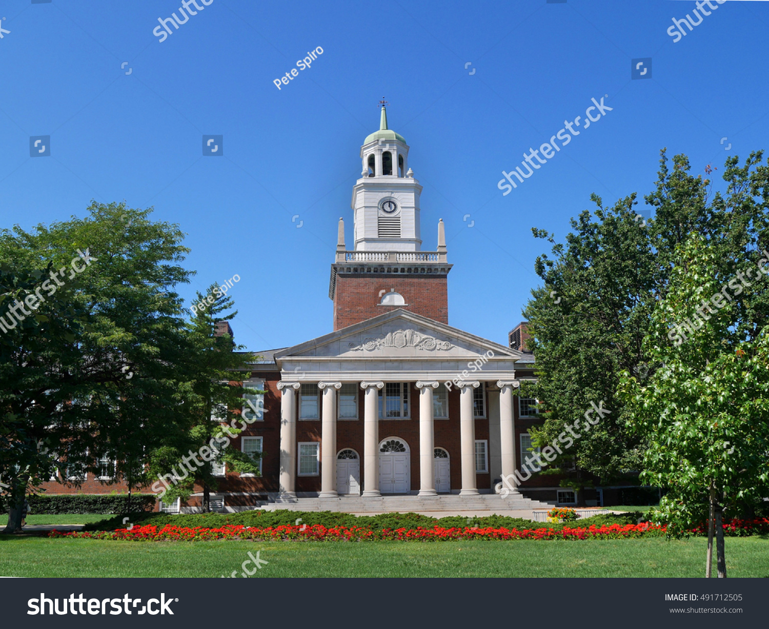 New England Style College Building Portico Stock Photo 491712505 ...