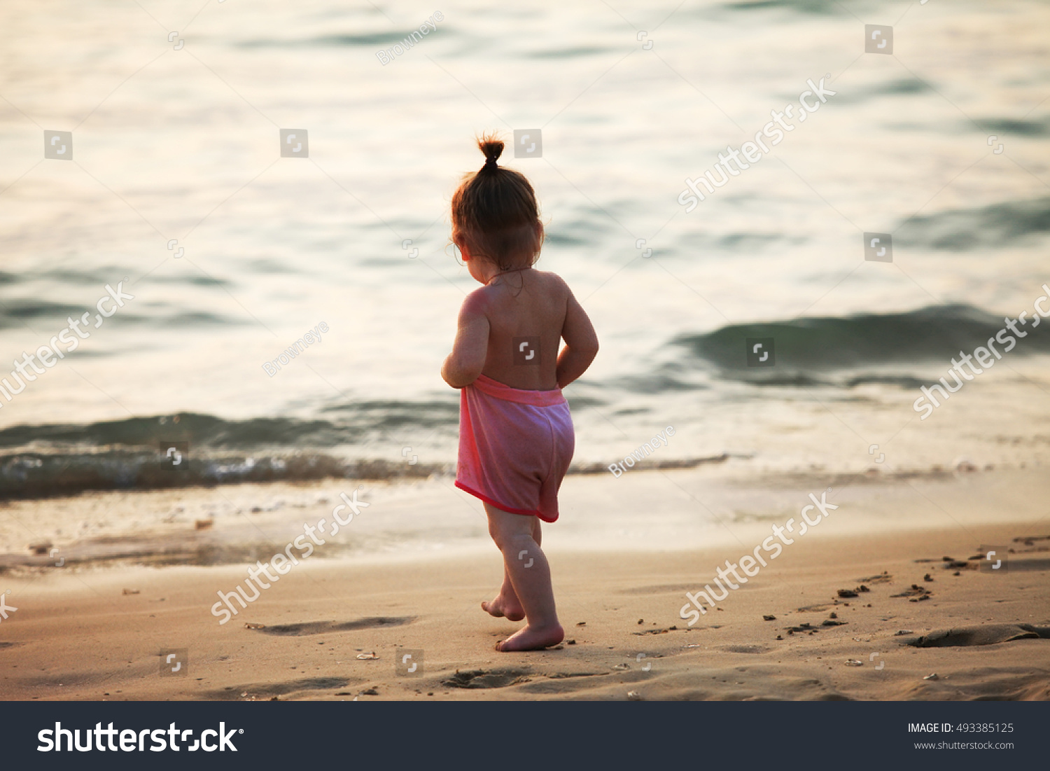 Happy Kids Playing On Beach Sunset Stock Photo 493385125 | Shutterstock